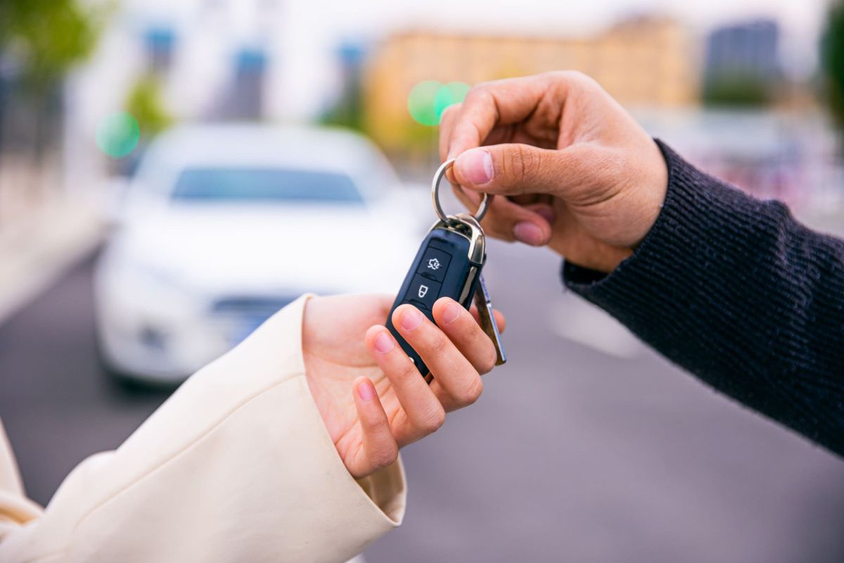 Klant levert zijn private leaseauto in